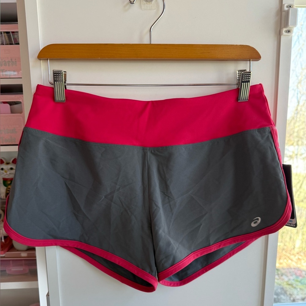 ASICS W Everysport Running Shorts NWT  Size M Gray & Pink